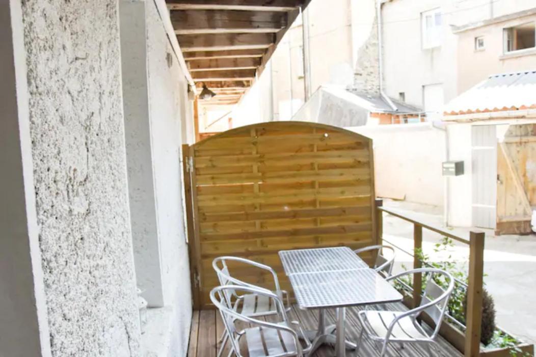 Gite Urbain Ancienne Ecurie Au Centre Ville Et Parking Нант Екстериор снимка